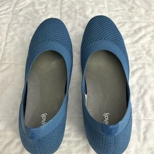 All birds women’s Tree Breezers.  Color Basin Blue. Size 7.